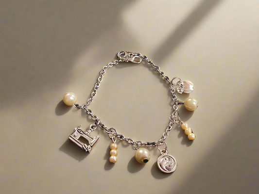 Pearly charm bracelet